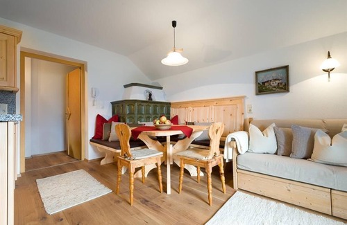 Hoetting Otro | Apartment Top 5 "Zirbennest" - Kasperhof Appartments Innsbruck