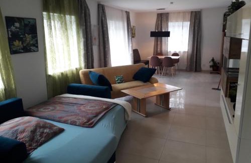 Steyr Apartamento | APARTMENT Top1, 2 Schlafzimmer 3 Betten BESTROOMS eU