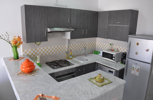 Hiboun Apartamento | un apartamento de nueva construcción situado en una zona tranquila a 150 m de la playa
