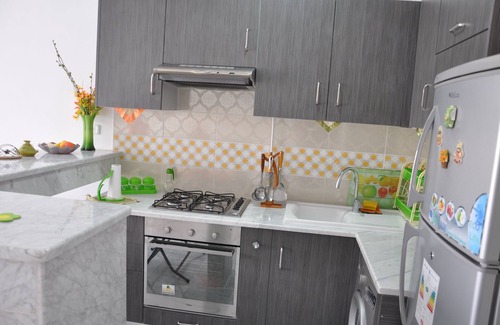 Hiboun Apartamento | un apartamento de nueva construcción situado en una zona tranquila a 150 m de la playa