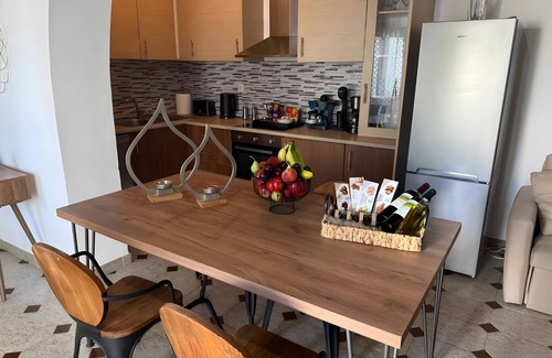 Gennadi Apartamento | Apartment 'Traditional House 1925' with Sea View, Wi-Fi and Air Conditioning