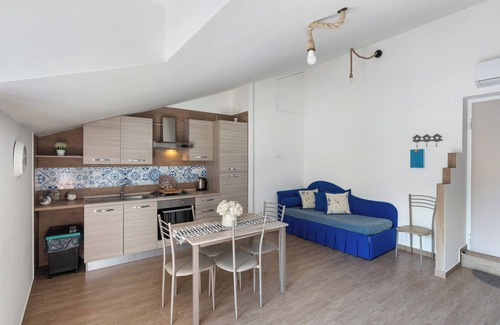 Piazza-Tralia-Pendolo Apartamento | Apartamento 'Tramonto' con vistas a la montaña, Wi-Fi y aire acondicionado