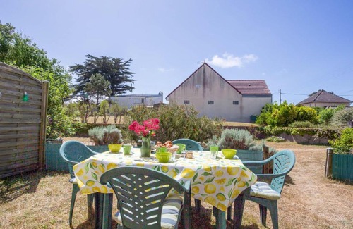 Denneville Apartamento | Apartment Tribord - DVL400 by Interhome