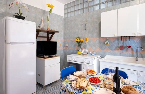 Scala di Furno Casa | Apartment Tritone in Luxury Villa With Shared Pool
