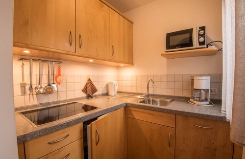 Kastelruth Apartamento | Apartamento "Trocker Kastelrut 12" cerca de Seiser Alm con balcón, bañera de hidromasaje y sauna