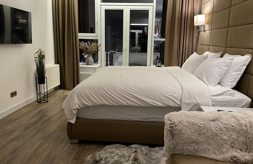 Svyatoshyns'kyi District Apartamento | Apartment