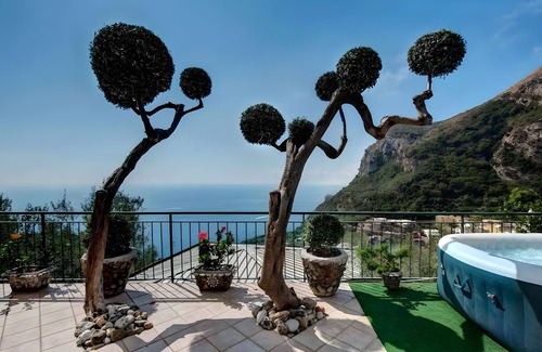 Nerano Apartamento | Apartamento 'Ulivello House' con vistas al mar, Wi-Fi y aire acondicionado