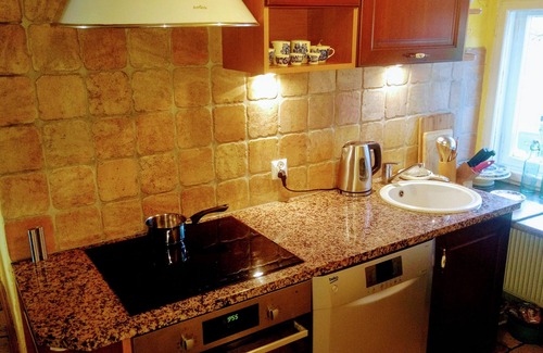 Sobotka Apartamento | Apartamento bajo el cedro