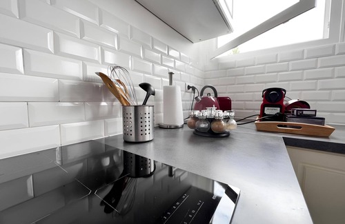 Evreux Apartamento | Apartment 'Une Pause À Evreux Logement Entier' with Wi-Fi