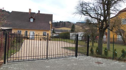 Lipova-Lazne Apartamento | Apartment Věra