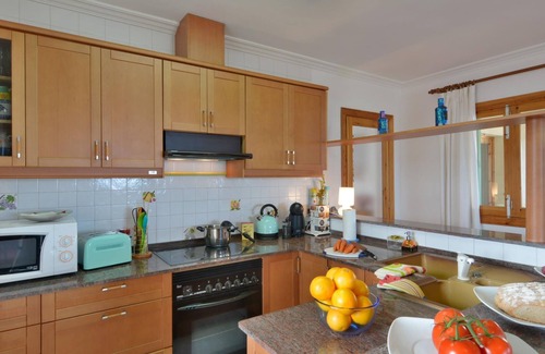 Son Serra de Marina Apartamento | Apartamento 'Verge De Lluc 3' con vistas al mar, Wi-Fi y aire acondicionado