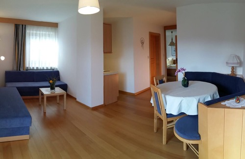Salonetto Apartamento | Apartamento "Valentin" con vistas a la montaña, Wi-Fi, balcón y jardín