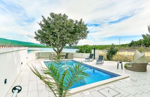 Pridraga Apartamento | Apartment Valentina-1 by Interhome