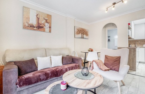 La Mata Apartamento | Apartamento 'Verano Azul' con piscina compartida, Wi-Fi y aire acondicionado