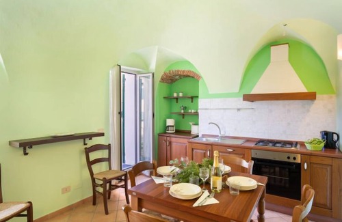 Vasia Apartamento | Apartamento Verde by Interhome
