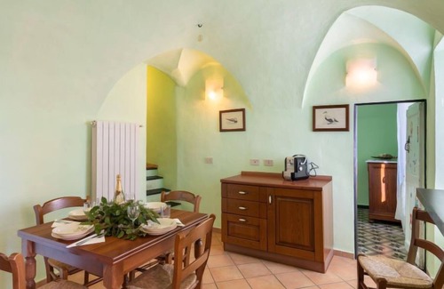 Vasia Apartamento | Apartamento Verde by Interhome