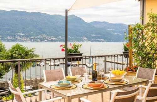 Porto Valtravaglia Apartamento | Apartment Verde by Interhome