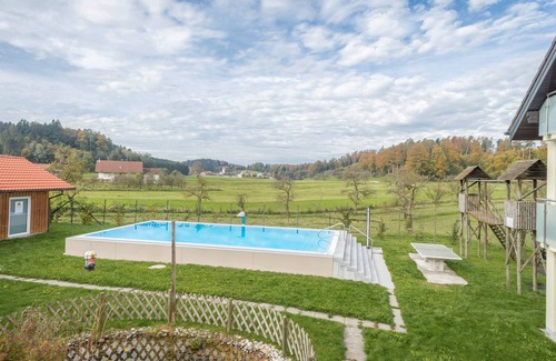 Tettnang Apartamento | Apartamento "Vergißmeinnicht" en Granja cerca del Lago de Constanza con Terraza y Piscina