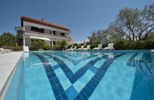 Vir Apartamento | Apartment Vesela-3 by Interhome