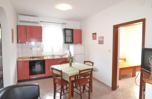Vir Apartamento | Apartment Vesela-3 by Interhome