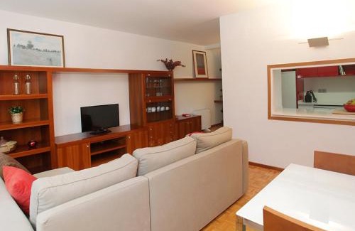 La Vila Olimpica del Poblenou Apartamento | Apartment Vila Olimpica Pamplona by Interhome