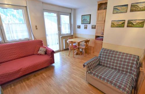 Campitello di Fassa Apartamento | Apartment Villa Bellavista by Interhome