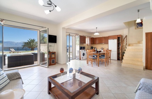 Nikiana Apartamento | Apartamento 'Villa Aeropi' con vistas al mar, Wi-Fi y aire acondicionado
