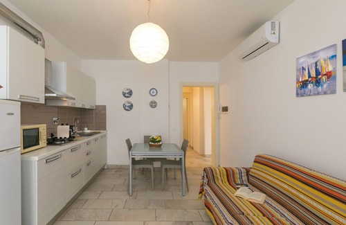 San Vincenzo Apartamento | Apartamento 'Villa Corallo - Agata' con jardín compartido, Wi-Fi y aire acondicionado.