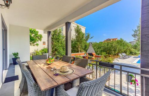 Kastel Kambelovac Apartamento | Apartment Villa Hacijenda with private pool and jacuzzi