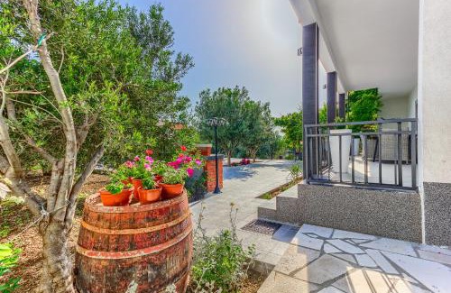 Kastel Kambelovac Apartamento | Apartment Villa Hacijenda with private pool and jacuzzi