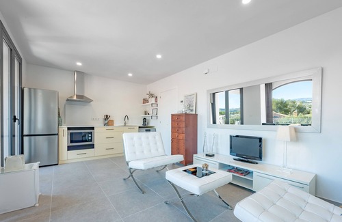 Aigues Apartamento | Apartamento 'Villa Hoy Almendra' con vistas a la montaña, Wi-Fi y aire acondicionado