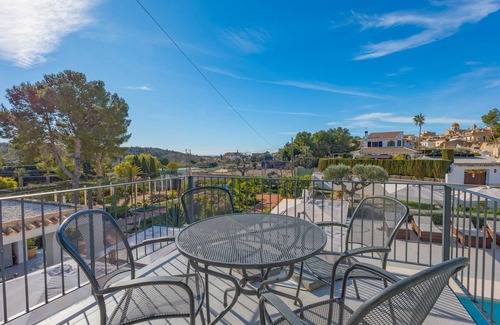 Aigues Apartamento | Apartamento 'Villa Hoy Naranja' con vistas a la montaña, Wi-Fi y aire acondicionado