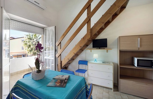 Loano Apartamento | Apartamento 'Villa Paola Bilo 4 Bis' cerca del mar con piscina compartida y Wi-Fi - se admiten mascotas
