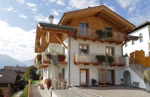 Carano Apartamento | Apartment 'Villa Prafiori Anemone' with Mountain View, Shared Garden, Balcony & Wi-Fi