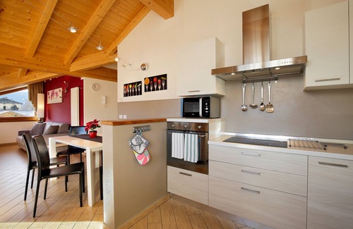 Carano Apartamento | Apartment 'Villa Prafiori Giglio' with Mountain View, Shared Garden, Balcony & Wi-Fi