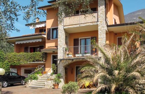 Val di Sogno Apartamento | Apartment Villa Rizzardi-2 by Interhome