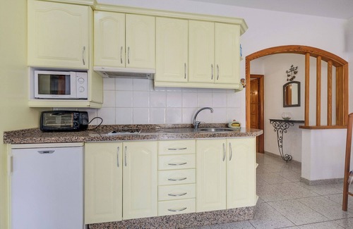 Chayofa Apartamento | Apartamento Villasol que admite mascotas, con piscina, Wi-Fi, terraza, vistas a la montaña y al mar