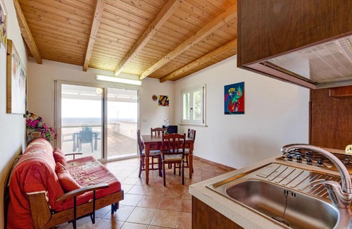 Castro Marina Apartamento | Apartment Villetta Paradiso-1 by Interhome