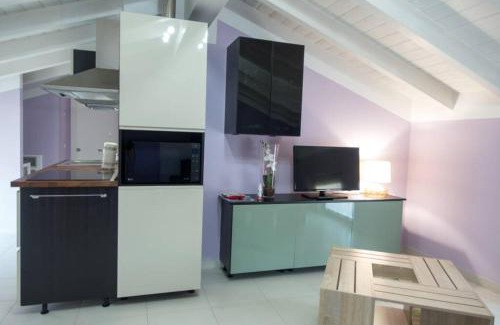 Arona Apartamento | Apartment Viole, cozy attic set in the old town next to the lake