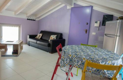 Arona Apartamento | Apartment Viole, cozy attic set in the old town next to the lake
