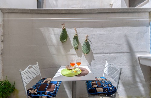 San Cataldo Apartamento | Apartamento 'Vista Mare' con vistas al mar, terraza privada y aire acondicionado