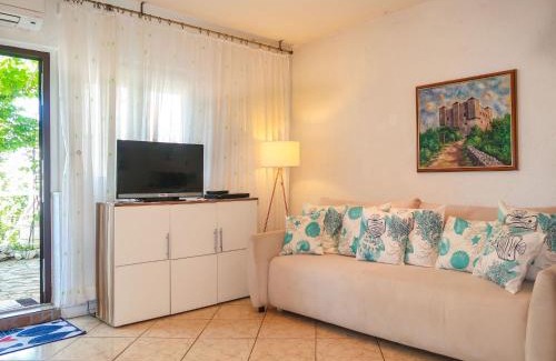 Sveti Juraj Apartamento | Apartment Volga-1 by Interhome