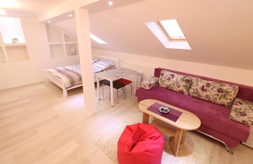 Sumece Apartamento | Apartment Vremeplov