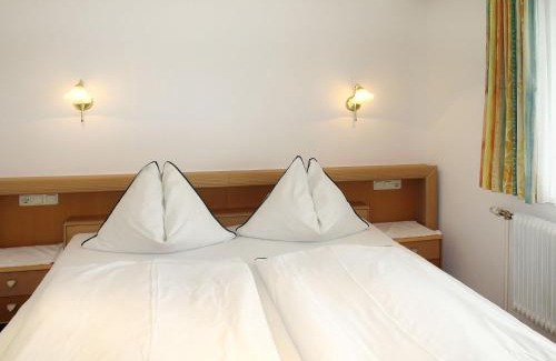 Hollersbach im Pinzgau Apartamento | Apartment Weberbauer-1 by Interhome