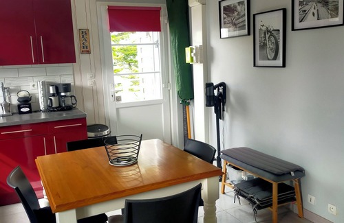 Barneville-Carteret Apartamento | Apartment with terrace 150 m from the beach, secure parking