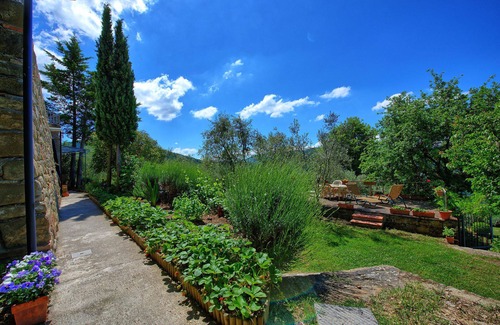 Greve in Chianti Apartamento | Apartamento con WIFI, piscina, TV, patio, vista panorámica, aparcamiento, cerca de Greve In Chianti