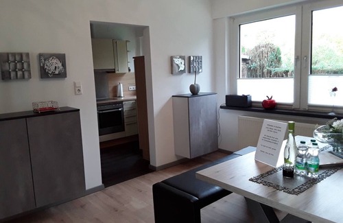 Meschede Apartamento | Apartamento 'Waldblick' con vistas a la montaña, terraza privada y Wi-Fi
