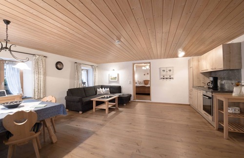 Obergrainau Apartamento | Apartamento Waxenstein con balcón, vistas a la montaña y Wi-Fi