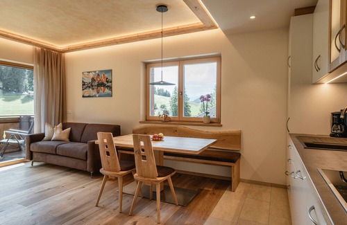 Funes Apartamento | Apartment 'Weissbrunn Dominik' with Mountain View, Shared Terrace and Wi-Fi