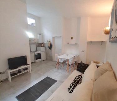 Petrovac Apartamento | Apartment White